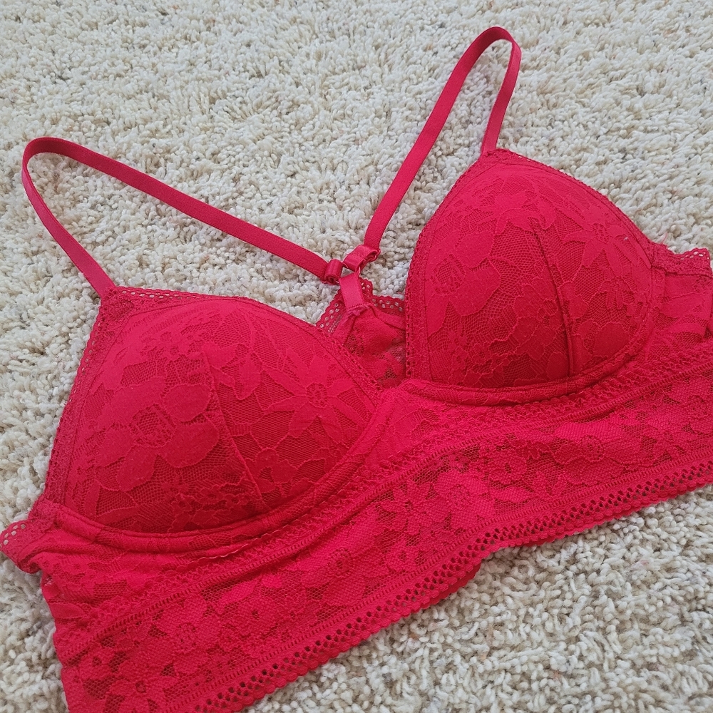 Victoria's Secret Bralette Red Lace Racerback Lined Wireless M - Picture 2 of 10